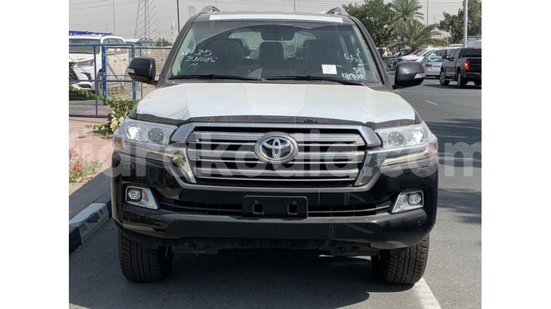 Big with watermark toyota land cruiser diana import dubai 5593