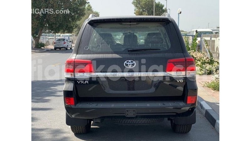 Big with watermark toyota land cruiser diana import dubai 5593