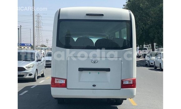 Acheter Import Voiture Toyota Coaster Blanc à Import - Dubai, Diana Acheter Import Voiture Toyota Coaster Blanc à Import - Dubai, Diana