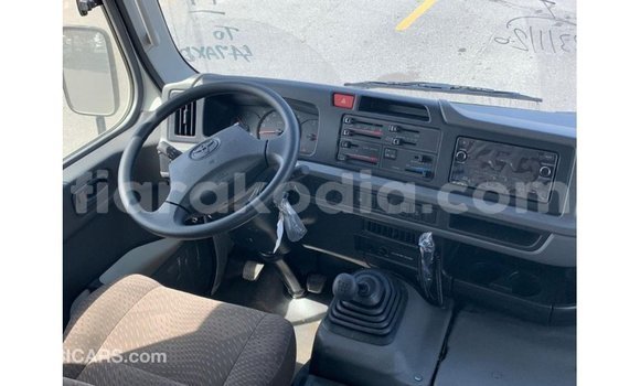 Hividy Toyota Coaster fotsy Car in Import - Dubai in Diana Hividy Toyota Coaster fotsy Car in Import - Dubai in Diana
