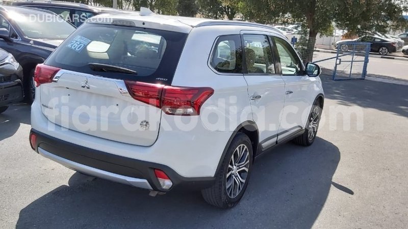 Big with watermark mitsubishi outlander diana import dubai 5604