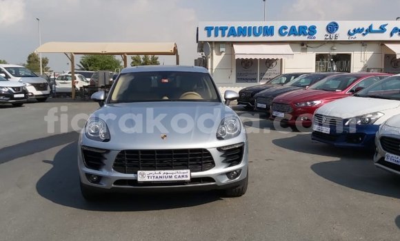 Acheter Import Voiture Porsche Macan Autre à Import - Dubai, Diana