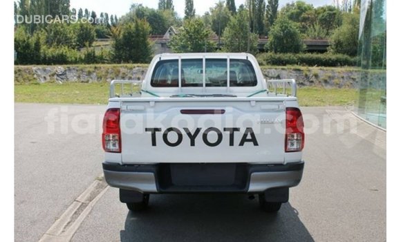 Buy Import Toyota Hilux White Car in Import - Dubai in Diana Buy Import Toyota Hilux White Car in Import - Dubai in Diana