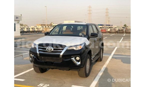 Acheter Import Voiture Toyota Fortuner Noir à Import - Dubai, Diana Acheter Import Voiture Toyota Fortuner Noir à Import - Dubai, Diana