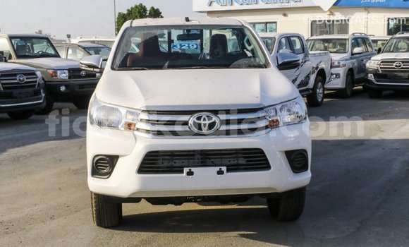 Hividy Toyota Hilux fotsy Car in Import - Dubai in Diana Hividy Toyota Hilux fotsy Car in Import - Dubai in Diana