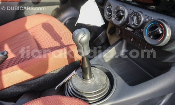 Hividy Toyota Hilux fotsy Car in Import - Dubai in Diana Hividy Toyota Hilux fotsy Car in Import - Dubai in Diana