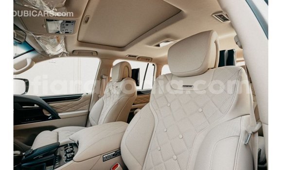 Acheter Import Voiture Lexus LX Blanc à Import - Dubai, Diana Acheter Import Voiture Lexus LX Blanc à Import - Dubai, Diana