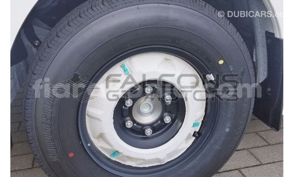 Acheter Import Voiture Toyota Hiace Blanc à Import - Dubai, Diana Acheter Import Voiture Toyota Hiace Blanc à Import - Dubai, Diana