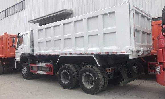 Acheter Neuf Voiture AC 378 GT Zagato Blanc à Ambanja, Diana