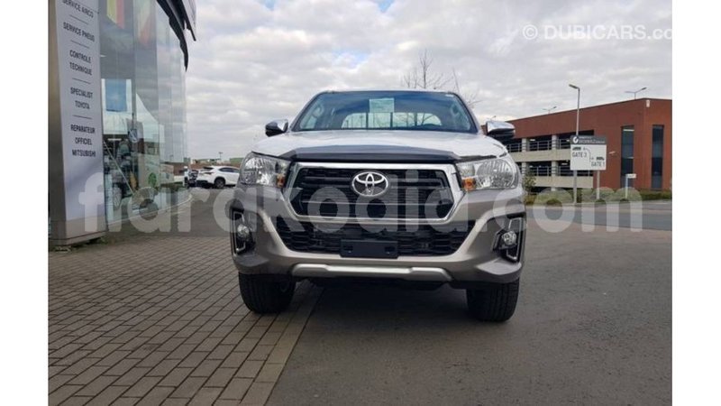 Big with watermark toyota hilux diana import dubai 5650