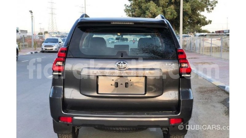 Big with watermark toyota prado diana import dubai 5651