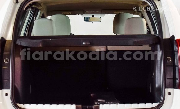 Acheter Import Voiture Renault Duster Blanc à Import - Dubai, Diana Acheter Import Voiture Renault Duster Blanc à Import - Dubai, Diana