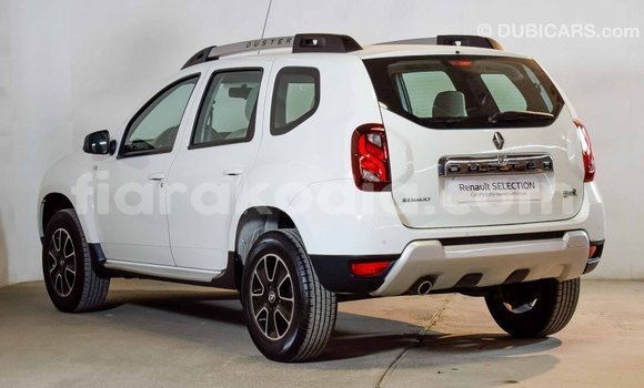 Acheter Import Voiture Renault Duster Blanc à Import - Dubai, Diana Acheter Import Voiture Renault Duster Blanc à Import - Dubai, Diana