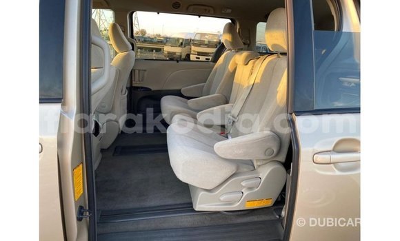 Acheter Import Voiture Toyota Sienna Autre à Import - Dubai, Diana Acheter Import Voiture Toyota Sienna Autre à Import - Dubai, Diana
