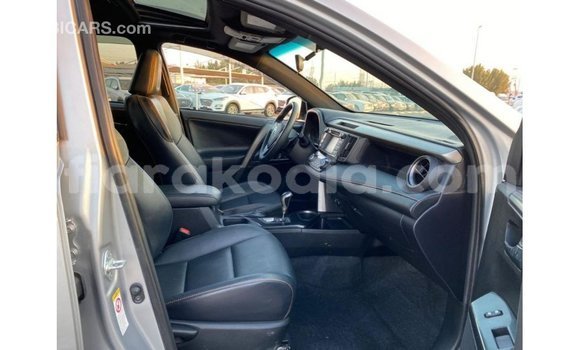 Hividy Toyota HiAce Hafa Truck in Import - Dubai in Diana Hividy Toyota HiAce Hafa Truck in Import - Dubai in Diana