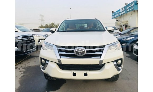 Acheter Import Voiture Toyota Fortuner Blanc à Import - Dubai, Diana Acheter Import Voiture Toyota Fortuner Blanc à Import - Dubai, Diana
