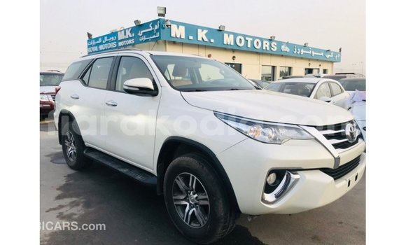 Acheter Import Voiture Toyota Fortuner Blanc à Import - Dubai, Diana Acheter Import Voiture Toyota Fortuner Blanc à Import - Dubai, Diana