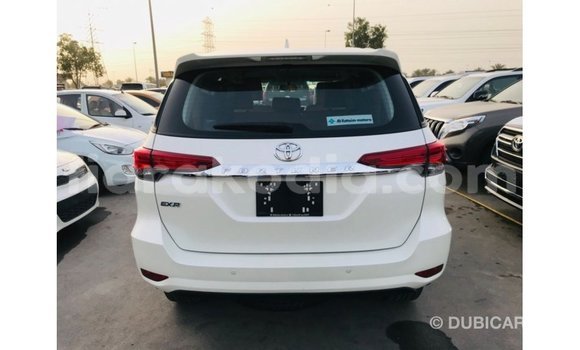 Acheter Import Voiture Toyota Fortuner Blanc à Import - Dubai, Diana Acheter Import Voiture Toyota Fortuner Blanc à Import - Dubai, Diana