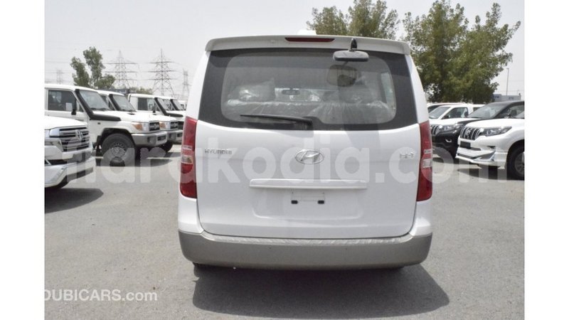 Big with watermark hyundai accent diana import dubai 5684