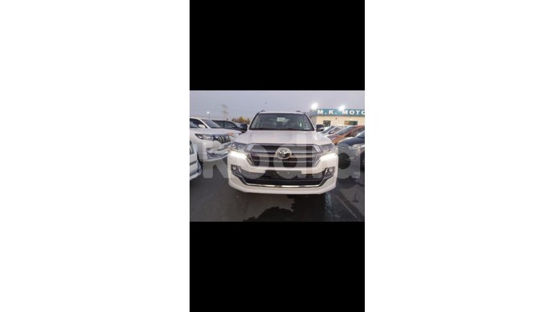 Big with watermark toyota land cruiser diana import dubai 5685