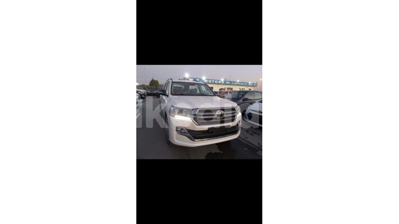 Big with watermark toyota land cruiser diana import dubai 5685