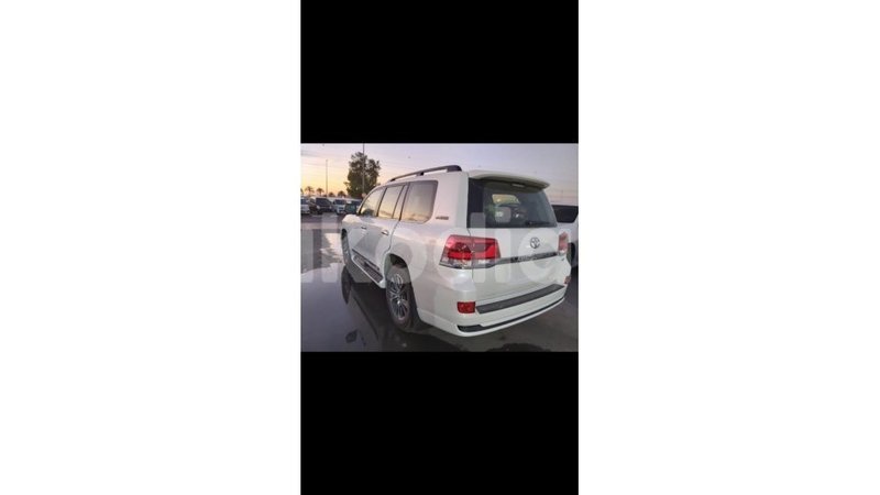 Big with watermark toyota land cruiser diana import dubai 5685