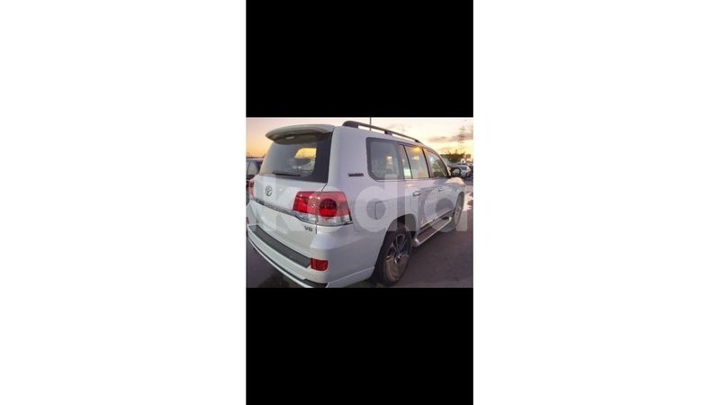 Big with watermark toyota land cruiser diana import dubai 5685