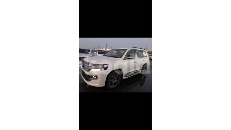 Big with watermark toyota land cruiser diana import dubai 5685