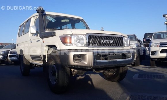 Hividy Toyota Land Cruiser fotsy Car in Import - Dubai in Diana Hividy Toyota Land Cruiser fotsy Car in Import - Dubai in Diana