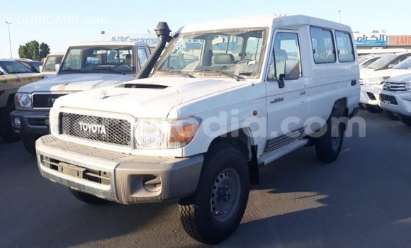 Hividy Toyota Land Cruiser fotsy Car in Import - Dubai in Diana Hividy Toyota Land Cruiser fotsy Car in Import - Dubai in Diana