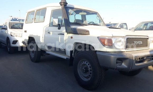Hividy Toyota Land Cruiser fotsy Car in Import - Dubai in Diana Hividy Toyota Land Cruiser fotsy Car in Import - Dubai in Diana