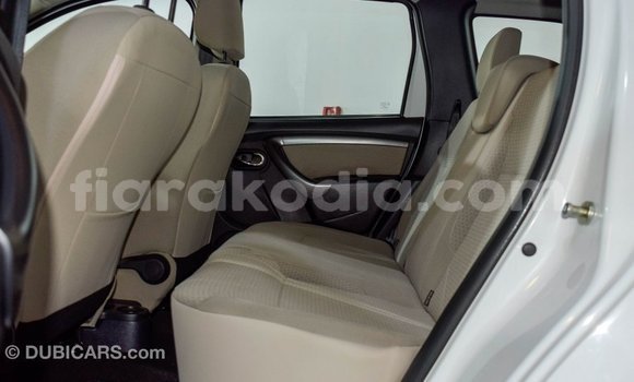 Acheter Import Voiture Renault Duster Blanc à Import - Dubai, Diana Acheter Import Voiture Renault Duster Blanc à Import - Dubai, Diana