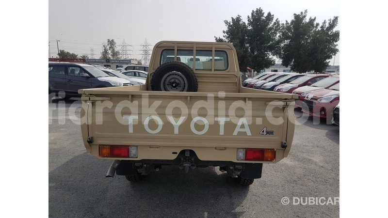 Big with watermark toyota land cruiser diana import dubai 5694