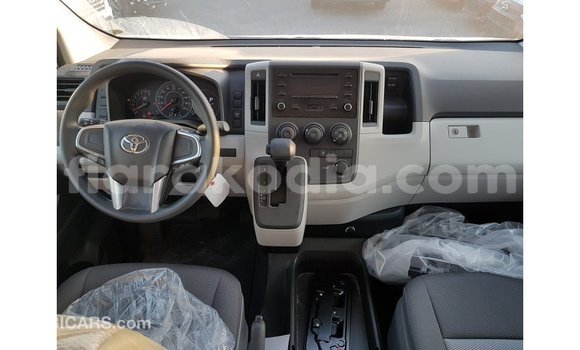 Hividy Toyota Hiace fotsy Car in Import - Dubai in Diana Hividy Toyota Hiace fotsy Car in Import - Dubai in Diana