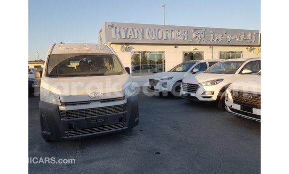 Hividy Toyota Hiace fotsy Car in Import - Dubai in Diana Hividy Toyota Hiace fotsy Car in Import - Dubai in Diana