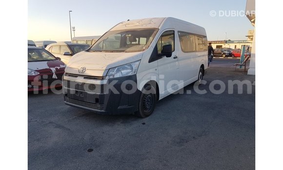 Hividy Toyota Hiace fotsy Car in Import - Dubai in Diana Hividy Toyota Hiace fotsy Car in Import - Dubai in Diana