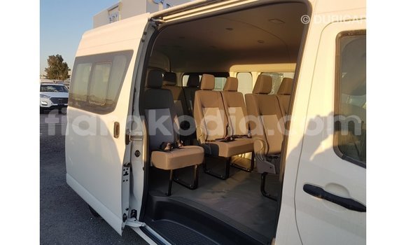 Hividy Toyota Hiace fotsy Car in Import - Dubai in Diana Hividy Toyota Hiace fotsy Car in Import - Dubai in Diana