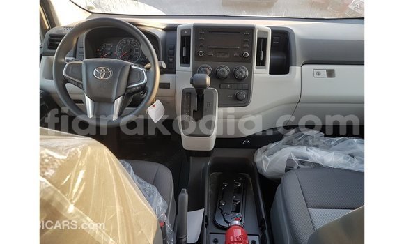Hividy Toyota Hiace fotsy Car in Import - Dubai in Diana Hividy Toyota Hiace fotsy Car in Import - Dubai in Diana