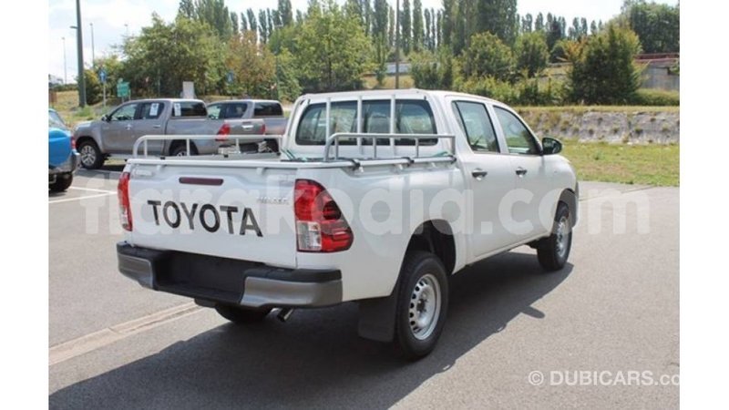 Big with watermark toyota hilux diana import dubai 5705