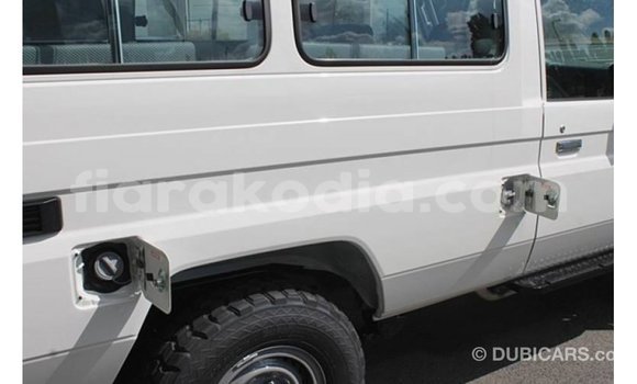 Buy Import Toyota Land Cruiser White Car in Import - Dubai in Diana Buy Import Toyota Land Cruiser White Car in Import - Dubai in Diana