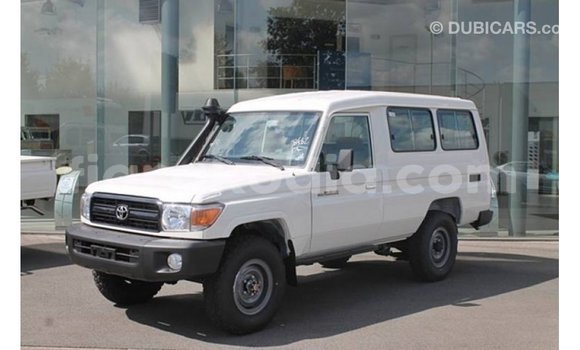 Buy Import Toyota Land Cruiser White Car in Import - Dubai in Diana Buy Import Toyota Land Cruiser White Car in Import - Dubai in Diana