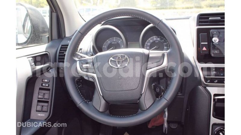 Big with watermark toyota hilux diana import dubai 5709