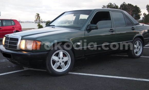 Acheter Occasion Voiture Mercedes‒Benz 190–Series Gris à Antananarivo, Analamanga Acheter Occasion Voiture Mercedes‒Benz 190–Series Gris à Antananarivo, Analamanga