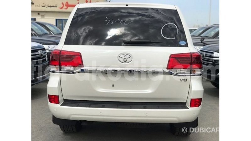 Big with watermark toyota land cruiser diana import dubai 5716