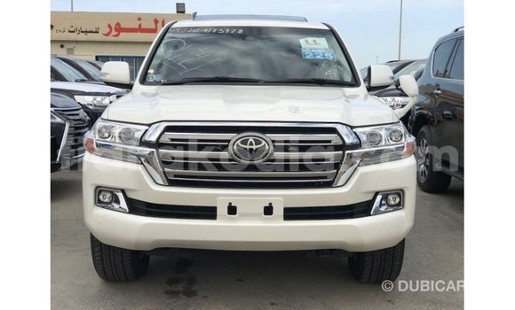 Acheter Import Voiture Toyota Land Cruiser Blanc à Import - Dubai, Diana Acheter Import Voiture Toyota Land Cruiser Blanc à Import - Dubai, Diana