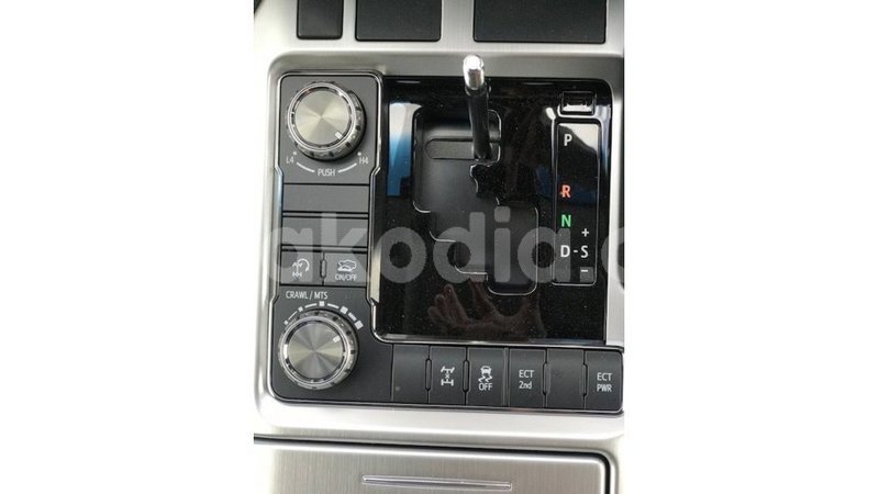 Big with watermark toyota land cruiser diana import dubai 5716