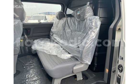Hividy Hyundai Cargo fotsy Car in Import - Dubai in Diana Hividy Hyundai Cargo fotsy Car in Import - Dubai in Diana
