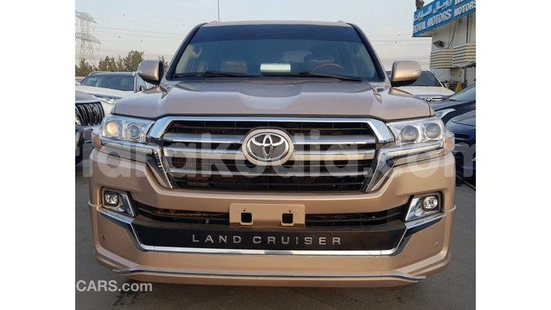 Big with watermark toyota land cruiser diana import dubai 5719