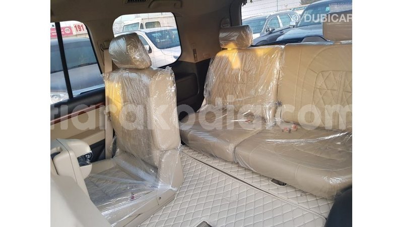 Big with watermark toyota land cruiser diana import dubai 5719