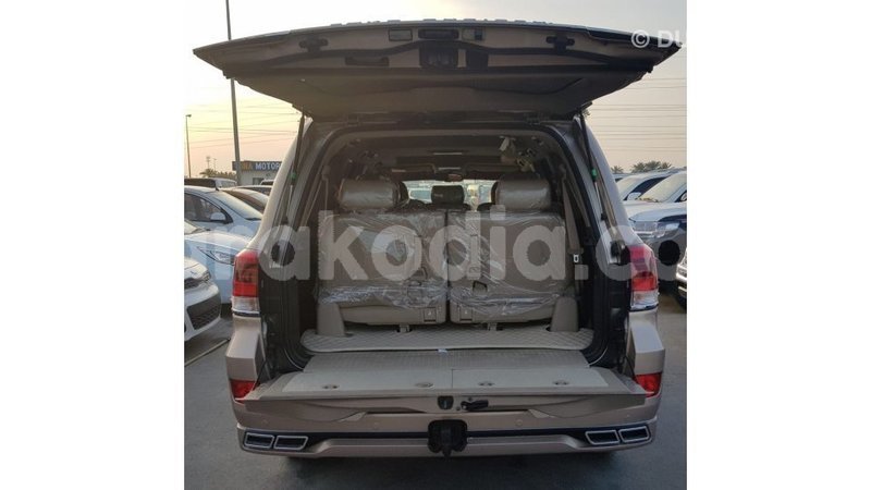 Big with watermark toyota land cruiser diana import dubai 5719